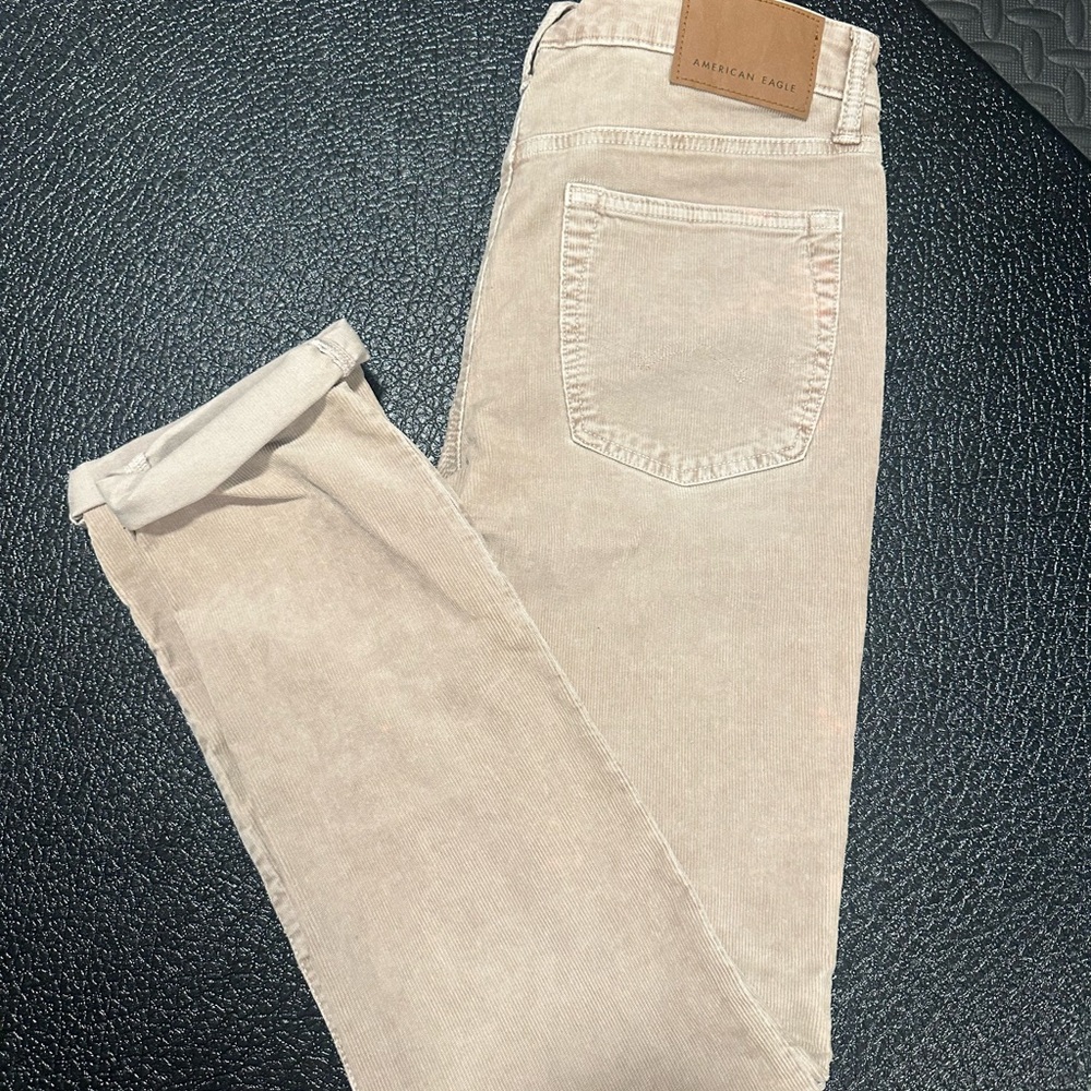 American Eagle Outfitters Men's Light Tan Chinos